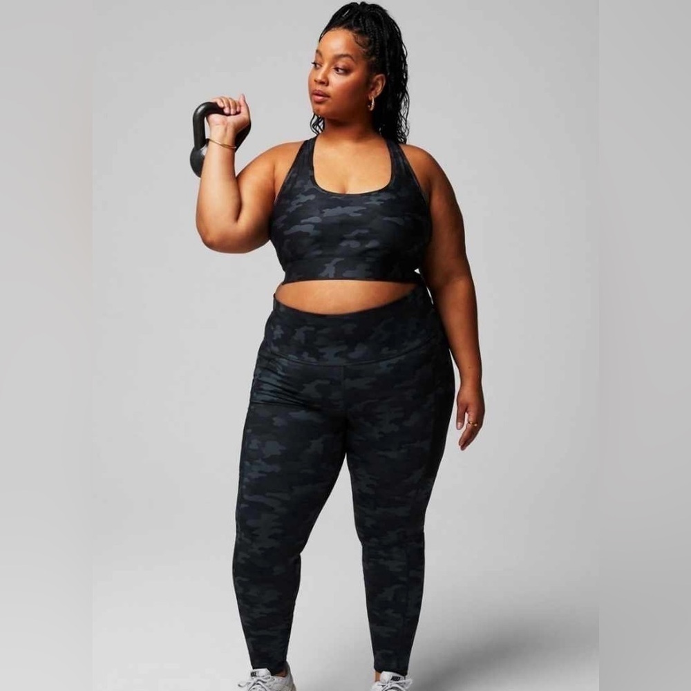 Fabletics - On-The-Go High-Waisted Legging - Tonal Camo. Size: 2X. NIB (1439) - Picture 8 of 10
